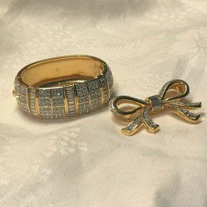 SOLD on ETSY. VINTAGE SWAROVSKI PAVE' CRYSTAL RHINESTONE CUFF